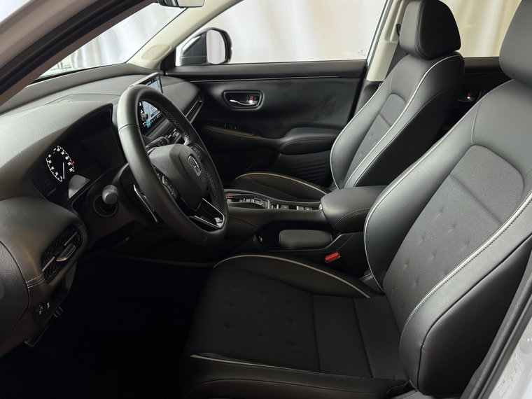 Vehicle Image 22
