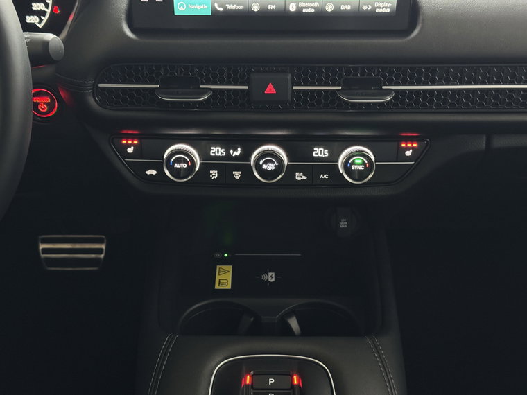 Vehicle Image 32