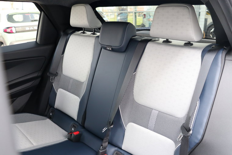 Vehicle Image 21