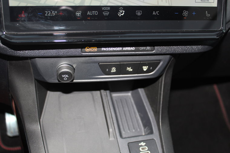 Vehicle Image 27