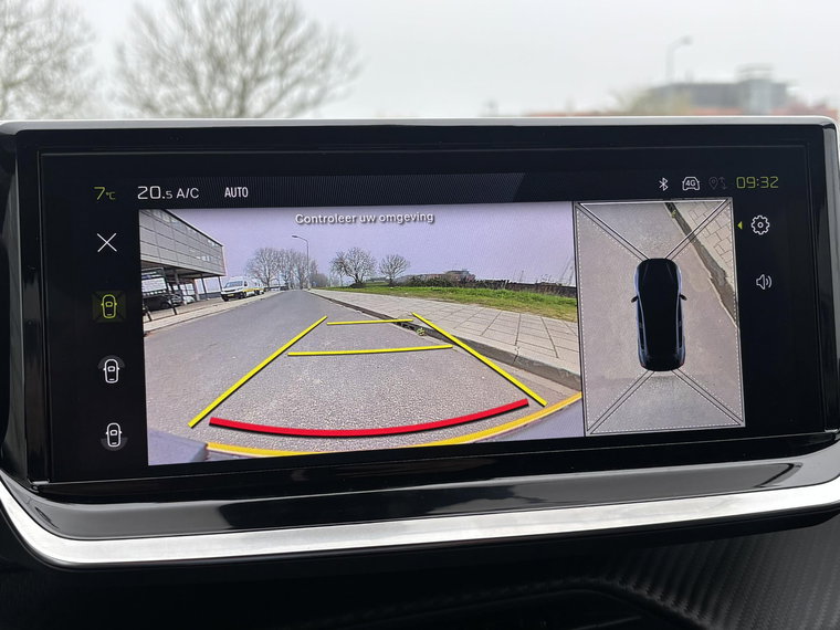 Vehicle Image 17