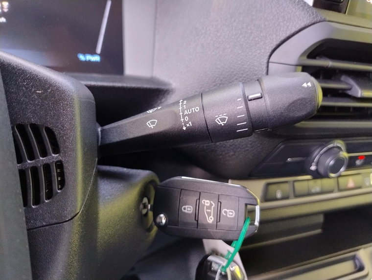 Vehicle Image 38