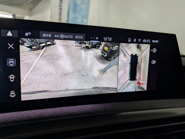 Vehicle Image 25