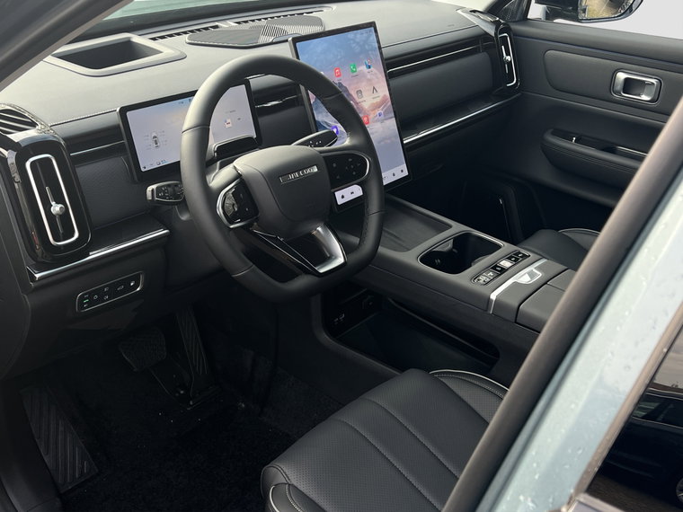 Vehicle Image 7