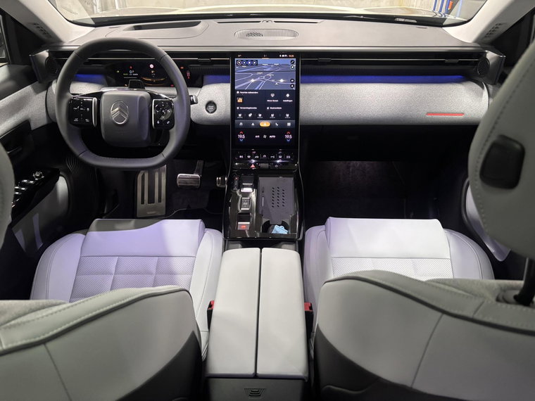 Vehicle Image 20