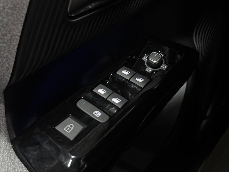 Vehicle Image 34