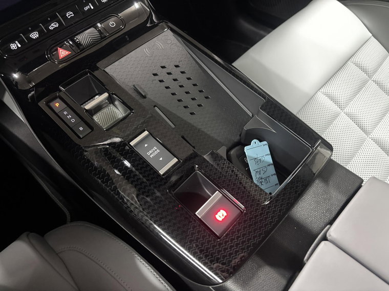 Vehicle Image 36