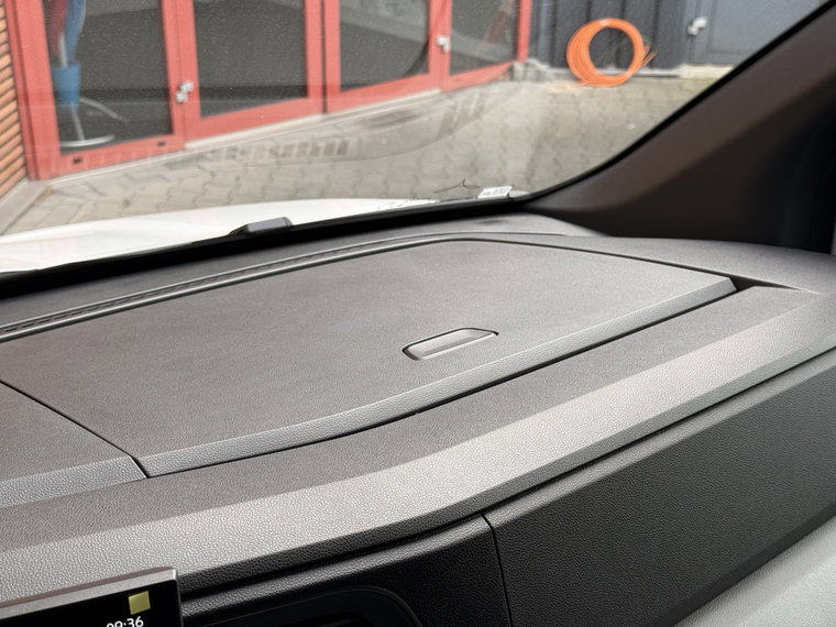 Vehicle Image 38
