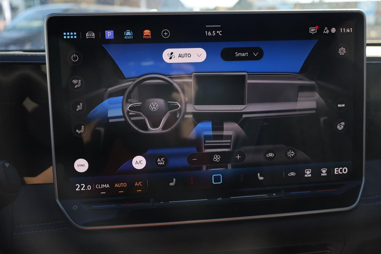 Vehicle Image 30