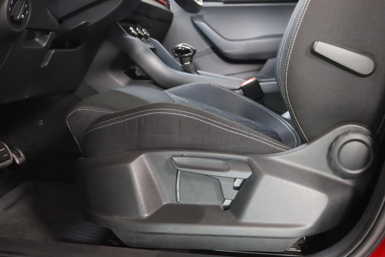 Vehicle Image 32