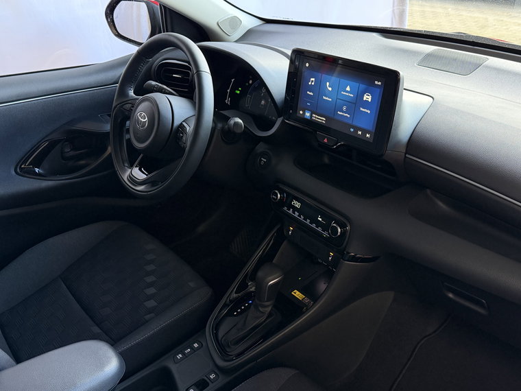 Vehicle Image 32