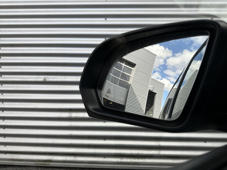 Vehicle Image 23