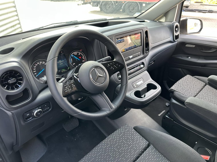 Vehicle Image 26