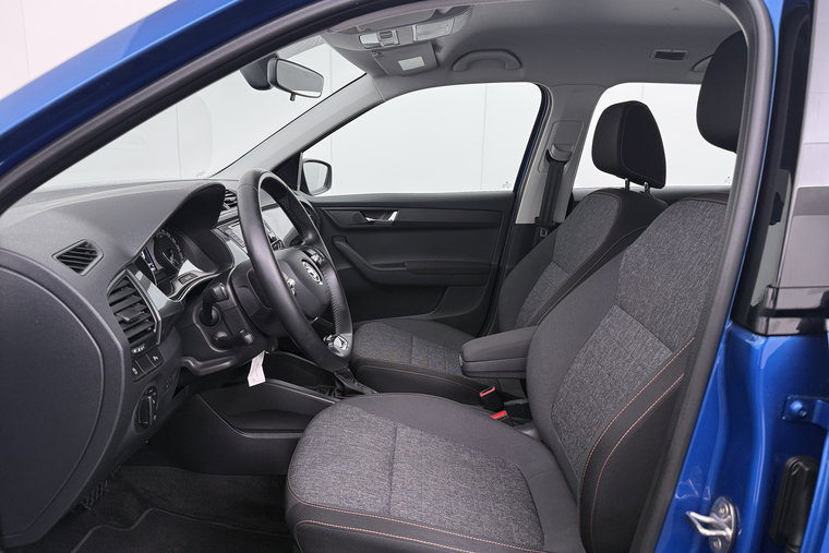 Vehicle Image 11