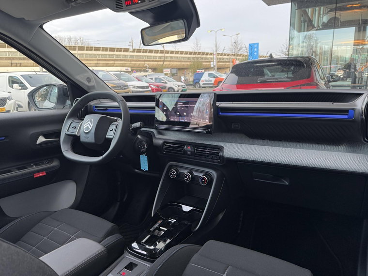 Vehicle Image 28