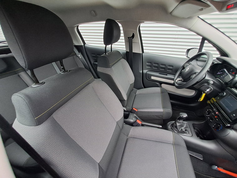 Vehicle Image 14