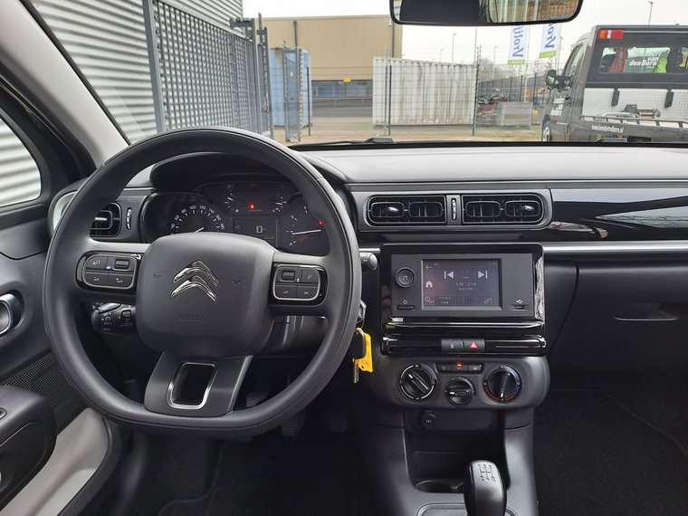 Vehicle Image 19
