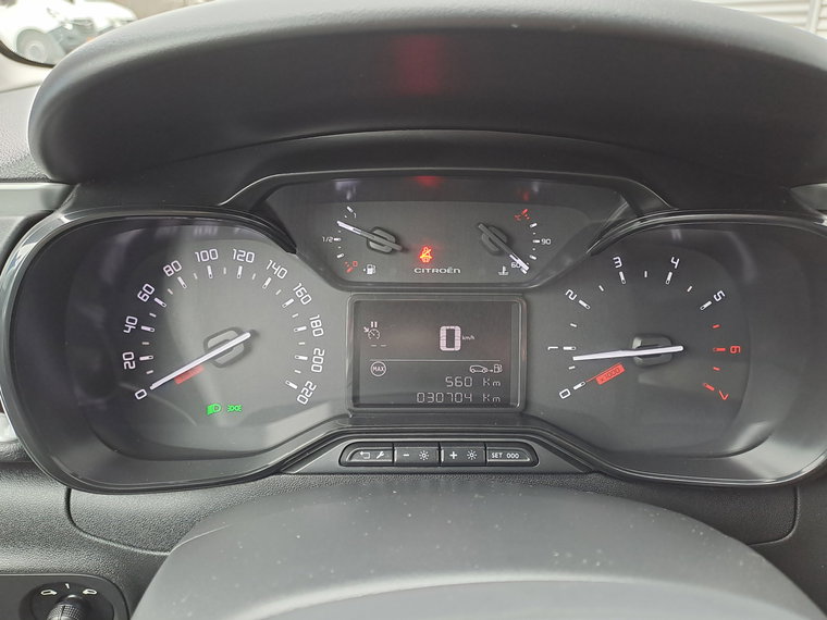 Vehicle Image 25