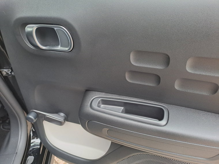 Vehicle Image 37