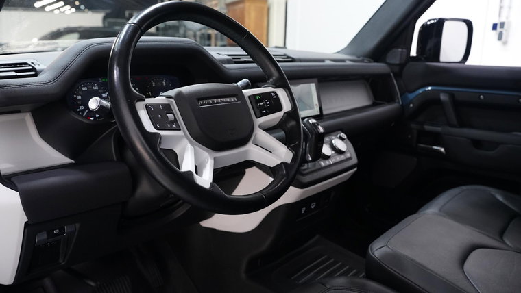Vehicle Image 21