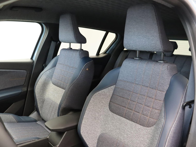 Vehicle Image 40