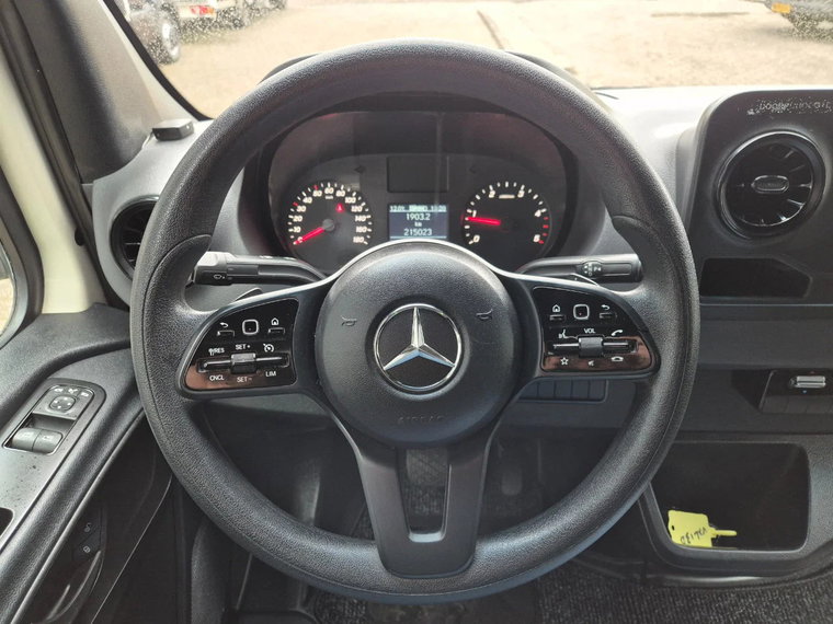 Vehicle Image 27