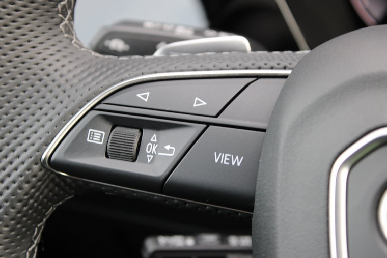 Vehicle Image 25