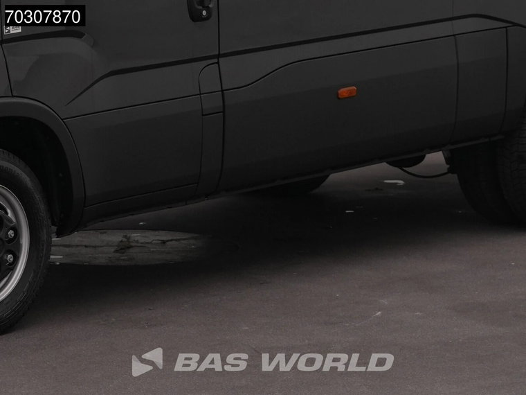 Vehicle Image 39