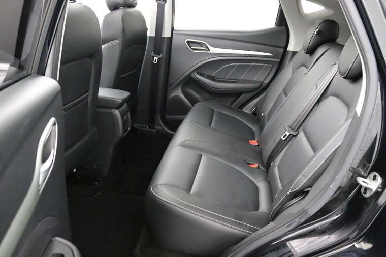 Vehicle Image 16