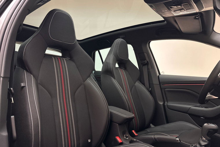 Vehicle Image 16