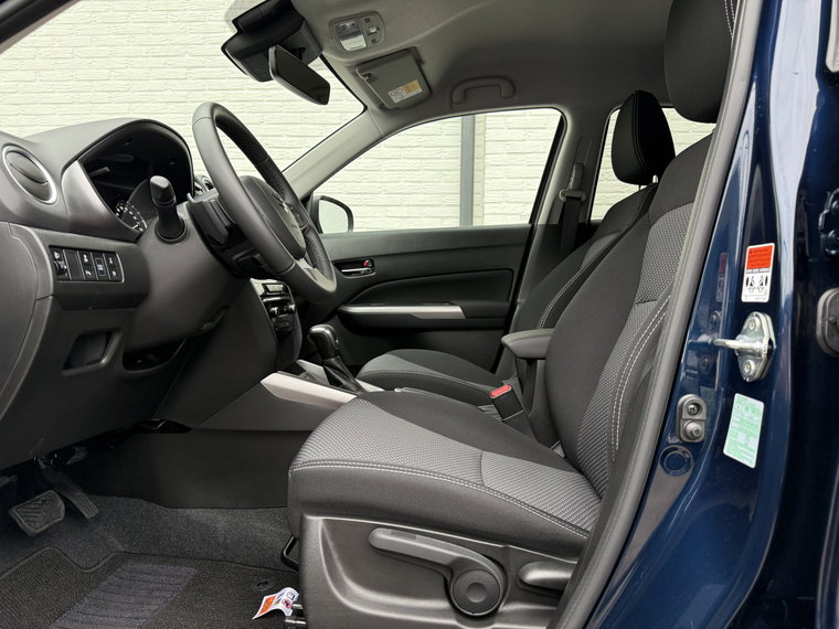 Vehicle Image 25