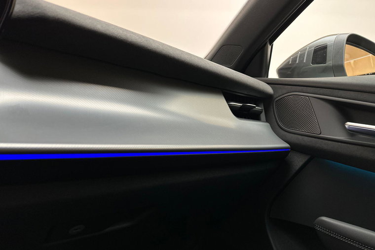Vehicle Image 38