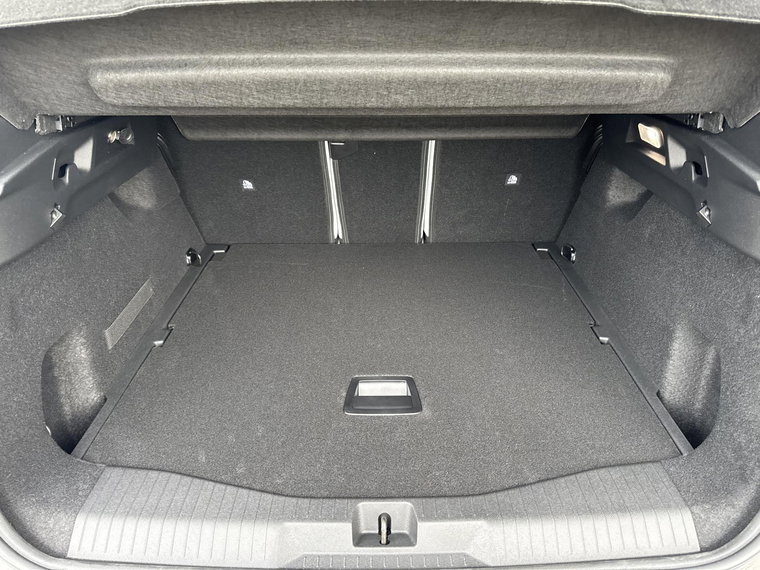 Vehicle Image 38