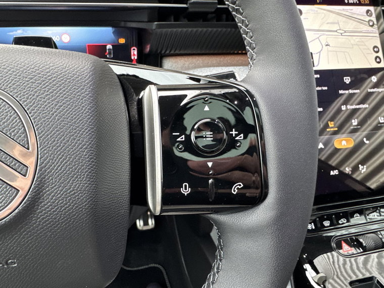 Vehicle Image 39