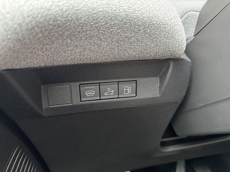 Vehicle Image 41