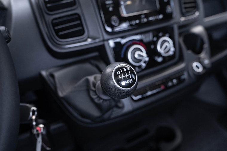 Vehicle Image 32