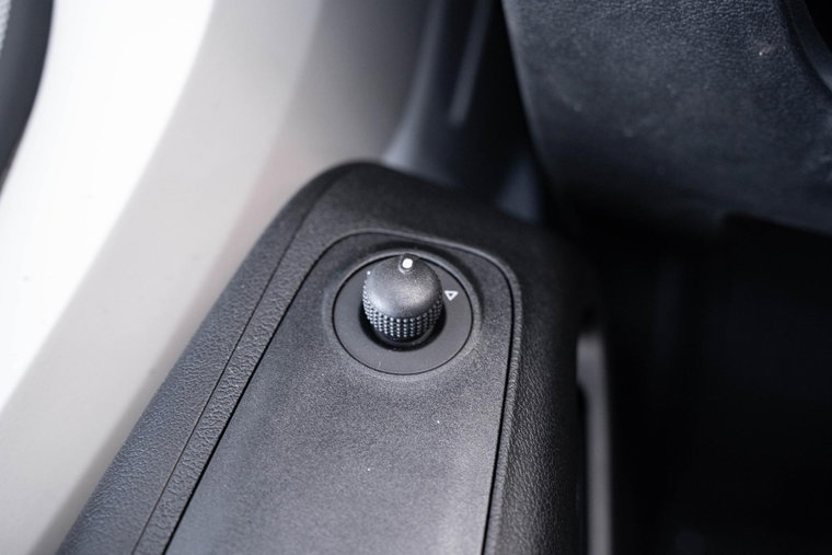 Vehicle Image 37