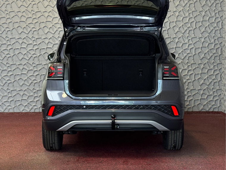 Vehicle Image 44