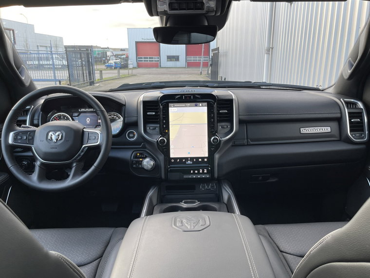 Vehicle Image 38