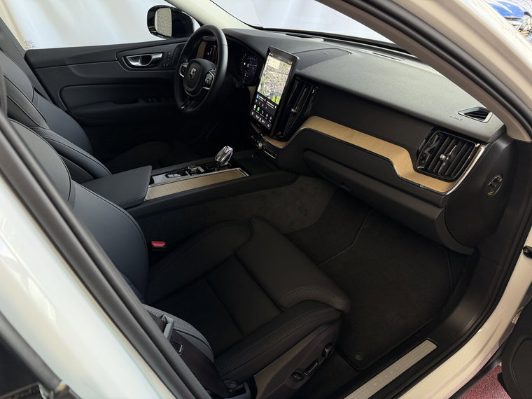 Vehicle Image 33