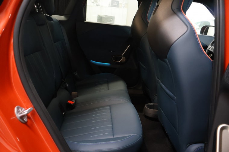 Vehicle Image 14