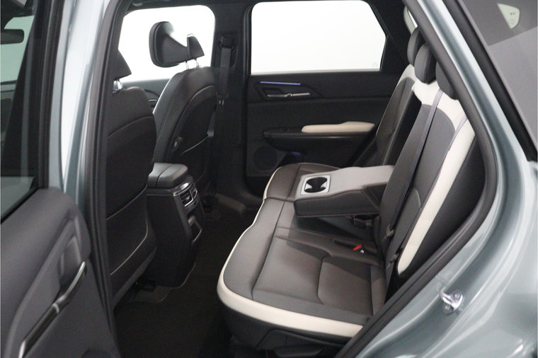 Vehicle Image 37