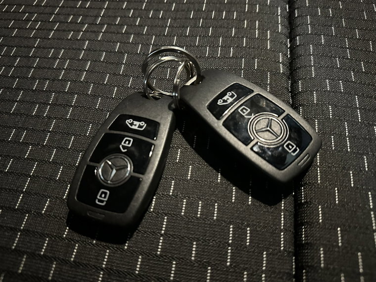 Vehicle Image 25
