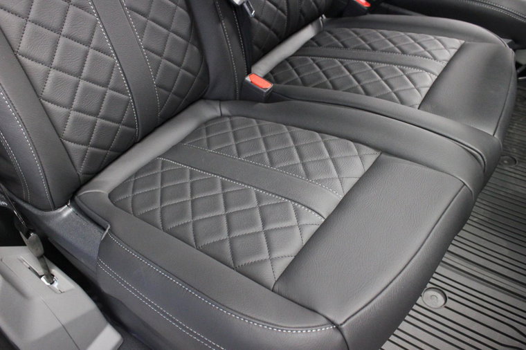 Vehicle Image 14