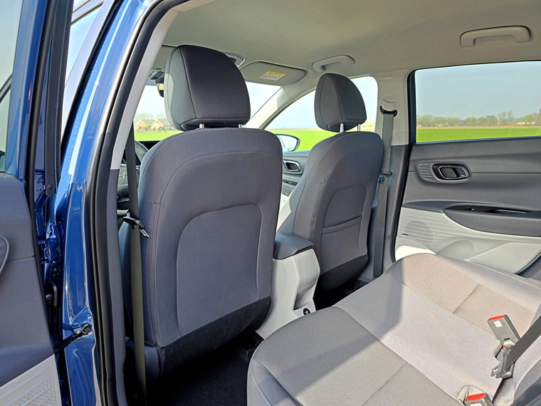 Vehicle Image 32