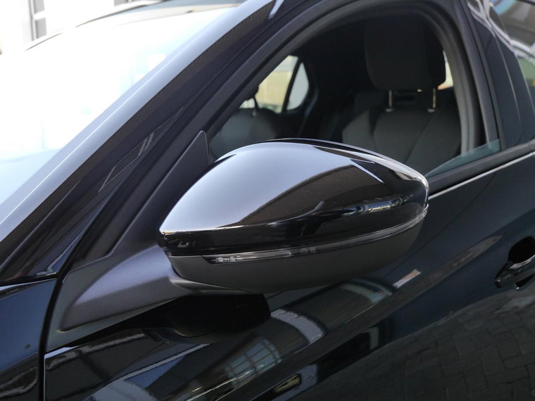 Vehicle Image 38