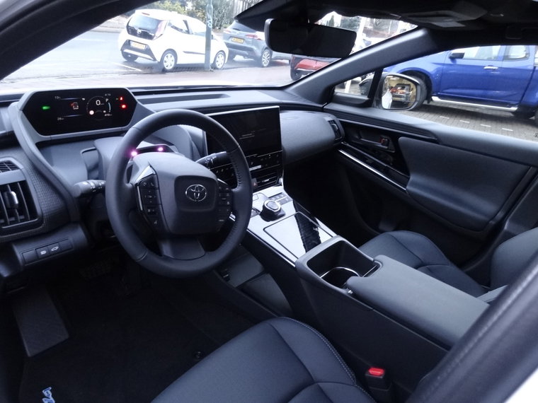 Vehicle Image 4