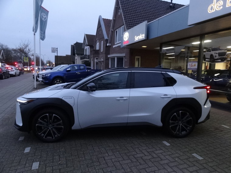 Vehicle Image 28