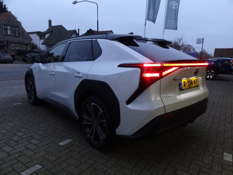 Vehicle Image 30