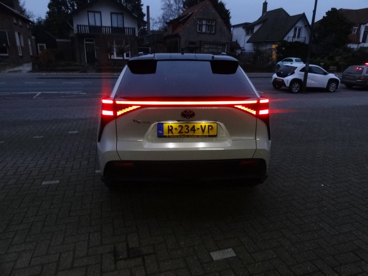 Vehicle Image 32